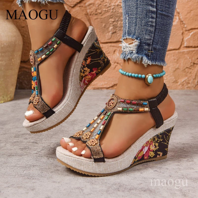 Ethnic Fashion For Women - Женские сандалии на танкетке в стиле